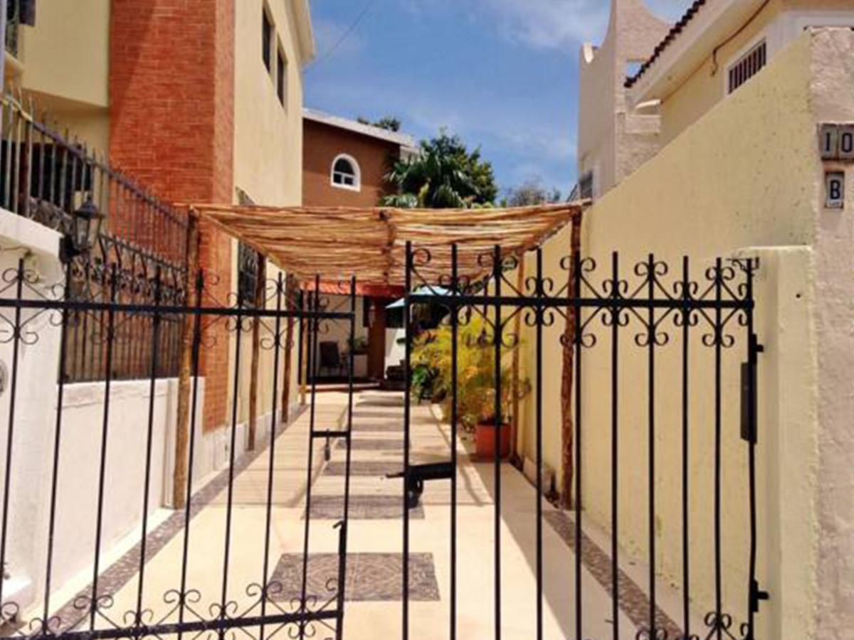 Los Caracoles Bed & Breakfast Канкун Екстер'єр фото